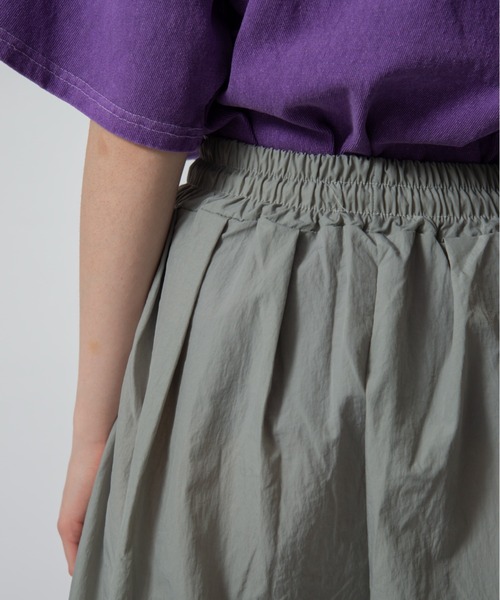 D.TT.K(ディティーティーケー)の「【ユニセックスアイテム】NYLON BALLOON TROUSERS ナイロン バルーンシルエット パンツ(カーゴパンツ・メンズ・ダークグレー/ライトグレー/ワイン系・FREE)」の12枚目の写真