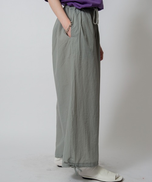 D.TT.K(ディティーティーケー)の「【ユニセックスアイテム】NYLON BALLOON TROUSERS ナイロン バルーンシルエット パンツ(カーゴパンツ・メンズ・ダークグレー/ライトグレー/ワイン系・FREE)」の15枚目の写真