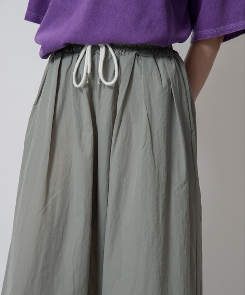 D.TT.K(ディティーティーケー)の「【ユニセックスアイテム】NYLON BALLOON TROUSERS ナイロン バルーンシルエット パンツ(カーゴパンツ・メンズ・ダークグレー/ライトグレー/ワイン系・FREE)」の17枚目の写真