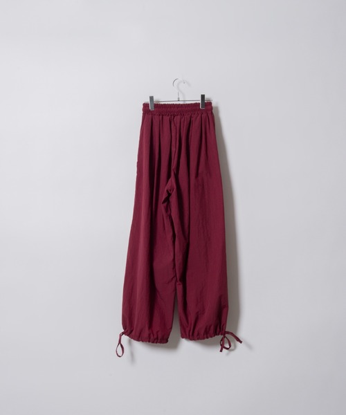 D.TT.K(ディティーティーケー)の「【ユニセックスアイテム】NYLON BALLOON TROUSERS ナイロン バルーンシルエット パンツ(カーゴパンツ・メンズ・ダークグレー/ライトグレー/ワイン系・FREE)」の6枚目の写真