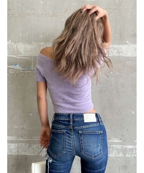 GYDA（ジェイダ）の「オフショルシャギーニットTOPS（ニット/セーター・レディース・ベージュ/パープル/オフホワイト・FREE）」の19枚目の写真