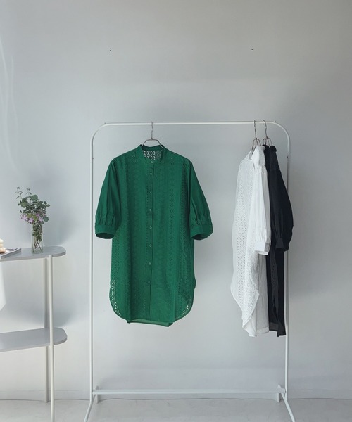 AS KNOW AS plus（アズノゥアズプラス）の「○刺繍レース切替え5分袖チュニック（チュニック・レディース・グリーン/オフホワイト/ブラック・FREE）」の3枚目の写真