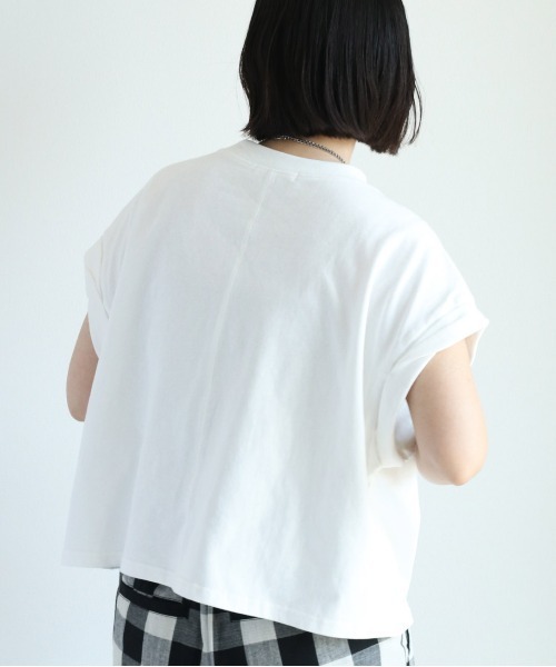 cepo(セポ)の「サテンカレッジロゴTee(Tシャツ/カットソー・レディース・ブラック/ベージュ/オフホワイト/サックスブルー・M)」の7枚目の写真