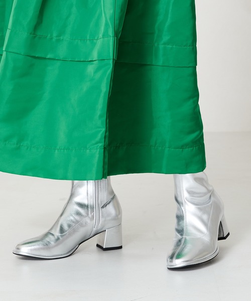 ORiental TRaffic(オリエンタルトラフィック)の「ラウンドトゥストレッチブーツ 31425(ブーツ・レディース・ブラック/ベージュ/イエロー/シルバー・SS/M/LL/L/3L/S)」の17枚目の写真