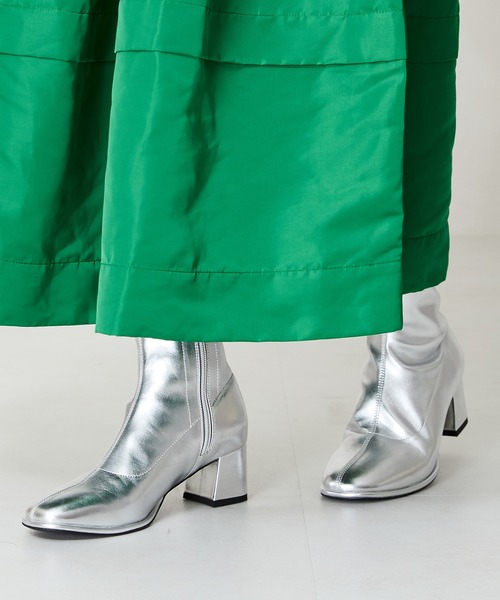 ORiental TRaffic(オリエンタルトラフィック)の「ラウンドトゥストレッチブーツ 31425(ブーツ・レディース・ブラック/ベージュ/イエロー/シルバー・SS/M/LL/L/3L/S)」の18枚目の写真