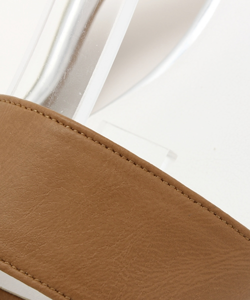 LE TALON（ルタロン）の「GRISE 7cmヘンケイヒールサンダル（サンダル・レディース・キャメル/ブラック/レッド・36.5/35.5/37.5）」の11枚目の写真