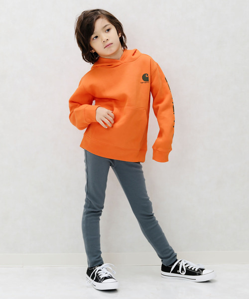 Carhartt(カーハート)の「Carhartt カーハート 裏起毛ロゴパーカー(パーカー・キッズ・ブラック/ブラウン/杢グレー/ネイビー/オレンジ・L/S/130cm/M/140cm/120cm/110cm/XL)」の6枚目の写真