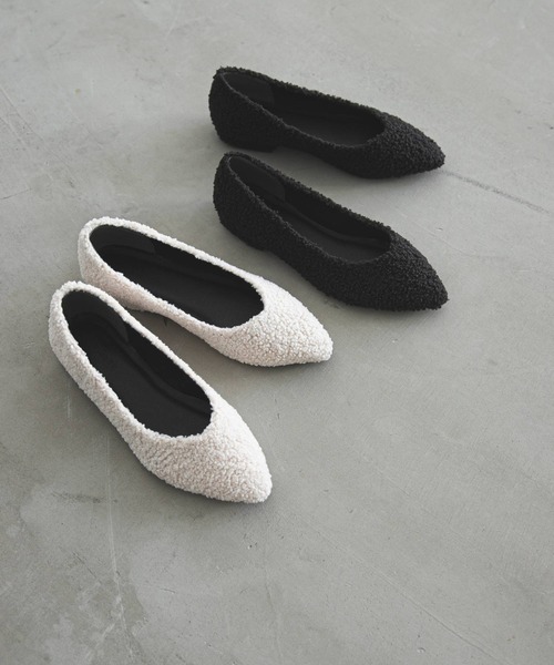 bohmal(ボマール)の「ポインテッドトゥファーパンプス(パンプス・レディース・ブラック/アイボリー・23.0cm/23.5cm/24.0cm/24.5cm)」の3枚目の写真