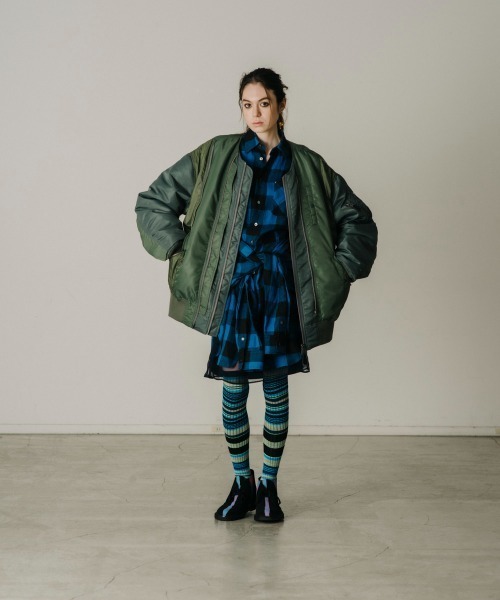 FACETASM（ファセッタズム）の「AVIREX×FACETASM×DOGS MA-1 JACKET（MA-1・レディース・ブラック/カーキ・00）」の6枚目の写真
