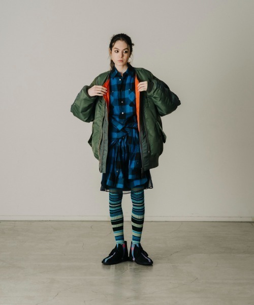 FACETASM（ファセッタズム）の「AVIREX×FACETASM×DOGS MA-1 JACKET（MA-1・レディース・ブラック/カーキ・00）」の7枚目の写真