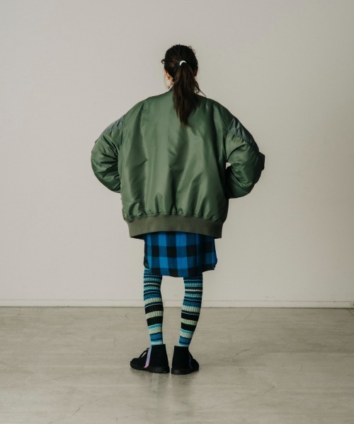 FACETASM（ファセッタズム）の「AVIREX×FACETASM×DOGS MA-1 JACKET（MA-1・レディース・ブラック/カーキ・00）」の8枚目の写真