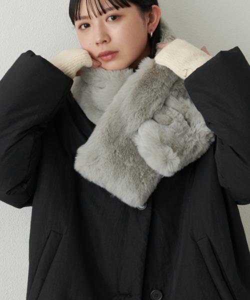 Aunt Marie's(アントマリーズ)の「【オケージョンに大活躍!】ボリュームファーティペット(ネックウォーマー/スヌード・レディース・グレー/アイボリー・FREE)」の5枚目の写真