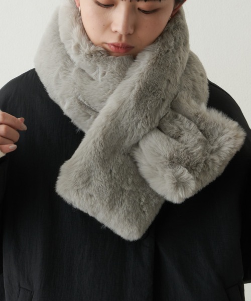 Aunt Marie's(アントマリーズ)の「【オケージョンに大活躍!】ボリュームファーティペット(ネックウォーマー/スヌード・レディース・グレー/アイボリー・FREE)」の8枚目の写真