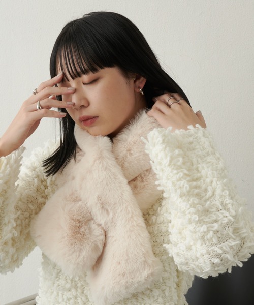 Aunt Marie's(アントマリーズ)の「【オケージョンに大活躍!】ボリュームファーティペット(ネックウォーマー/スヌード・レディース・グレー/アイボリー・FREE)」の10枚目の写真