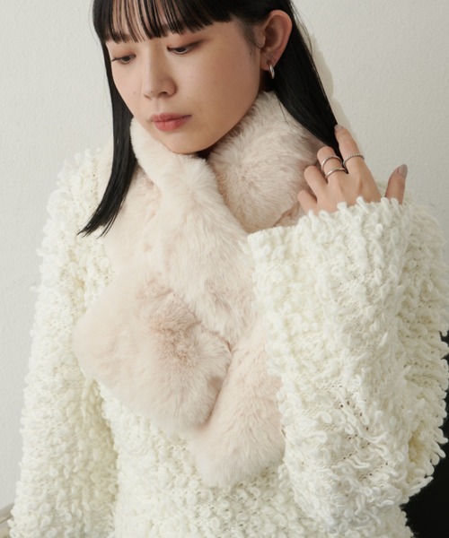 Aunt Marie's(アントマリーズ)の「【オケージョンに大活躍!】ボリュームファーティペット(ネックウォーマー/スヌード・レディース・グレー/アイボリー・FREE)」の12枚目の写真