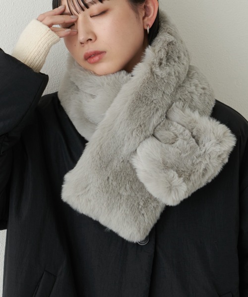 Aunt Marie's(アントマリーズ)の「【オケージョンに大活躍!】ボリュームファーティペット(ネックウォーマー/スヌード・レディース・グレー/アイボリー・FREE)」の15枚目の写真
