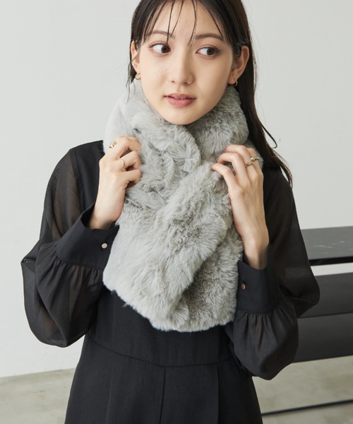 Aunt Marie's(アントマリーズ)の「【オケージョンに大活躍!】ボリュームファーティペット(ネックウォーマー/スヌード・レディース・グレー/アイボリー・FREE)」の19枚目の写真