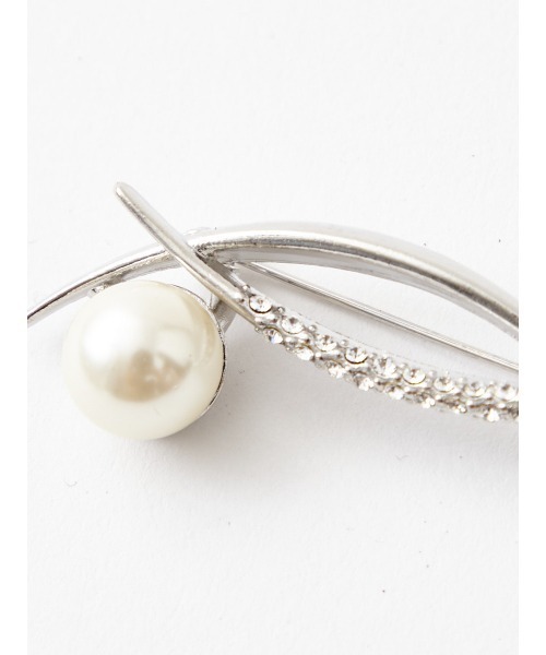 AIMER(エメ)の「パール付きクロスデザインブローチ(ブローチ/コサージュ・レディース・ゴールド/シルバー・FREE)」の5枚目の写真