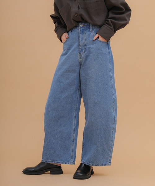 select MOCA(セレクトモカ)の「カーブワイドデニムパンツ(デニムパンツ・レディース・ケミカルウォッシュ/ダークインディゴブルー・FREE)」の7枚目の写真
