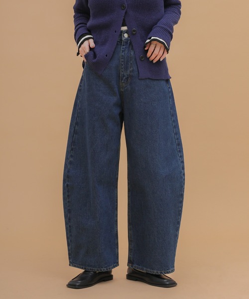 select MOCA(セレクトモカ)の「カーブワイドデニムパンツ(デニムパンツ・レディース・ケミカルウォッシュ/ダークインディゴブルー・FREE)」の4枚目の写真