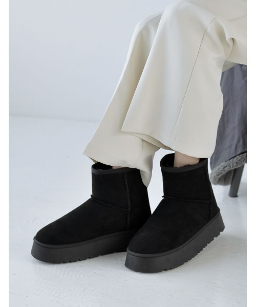 Re:EDIT（リエディ）の「[大きいサイズ有]厚底ショートムートンブーツ（ブーツ・レディース・アイボリー/キャメル/ブラック/ベージュ・MEDIUM/SMALL/XX-LARGE/X-LARGE/LARGE）」の5枚目の写真