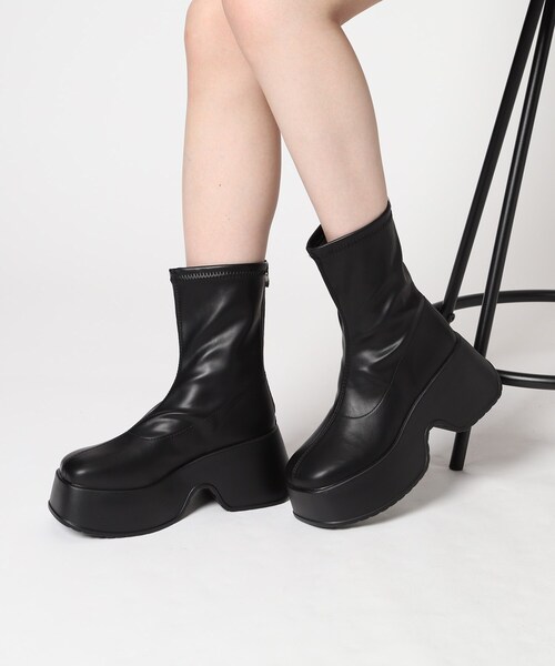 cs T&P(シーエスティーアンドピー)の「厚底バックジップブーツ(ブーツ・レディース・アイボリー/ブラック・L/S/LL/M)」の20枚目の写真