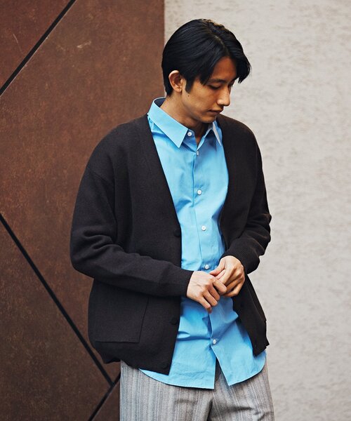 EDIFICE(エディフィス)の「コットン/カシミヤ スムースニット Vネックカーディガン(カーディガン/ボレロ・メンズ・ライトグレー/ブラウン/ブラック/ピンク/ブルー系その他・SMALL/MEDIUM/LARGE)」の20枚目の写真