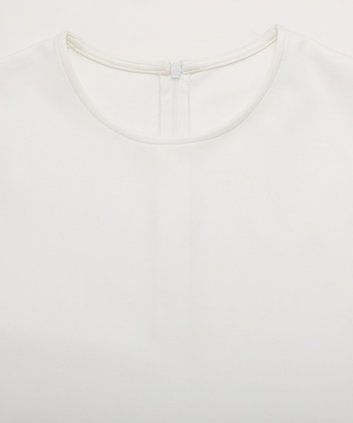 Fit more（フィットモア）の「【ZOZO限定カラー】裾フリルペプラムトップス（Tシャツ/カットソー・レディース・ホワイト/ブラック/ネイビー・FREE）」の8枚目の写真