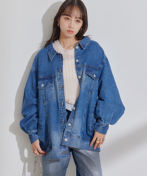 VIS(ビス)の「【洗える】バックベルトオーバーサイズデニムジャケット(デニムジャケット・レディース・ブルー系その他6・FREE)」の2枚目の写真