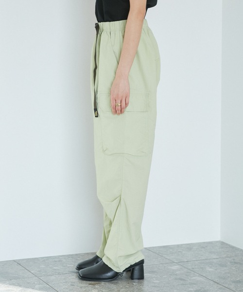 VIS（ビス）の「【GRAMICCI/グラミチ】VIS別注 ビッグポケットカーゴパンツ【洗える・撥水】（カーゴパンツ・レディース・ブラック/ミント・S/M）」の14枚目の写真
