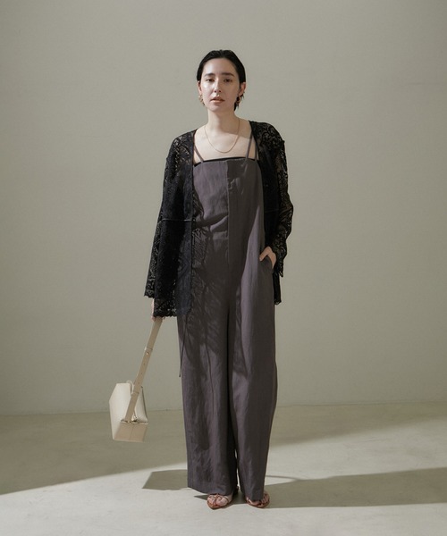 SALON adam et rope'（サロン アダム エ ロペ）の「スカラップレースジャケット/ガウン カーディガン（ノーカラージャケット・レディース・ブラック/オフホワイト・FREE）」の4枚目の写真