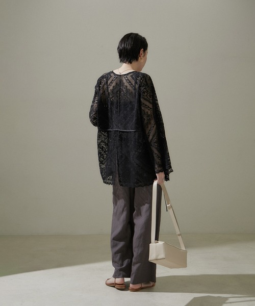 SALON adam et rope'（サロン アダム エ ロペ）の「スカラップレースジャケット/ガウン カーディガン（ノーカラージャケット・レディース・ブラック/オフホワイト・FREE）」の8枚目の写真