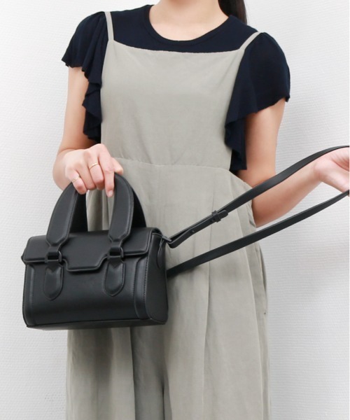 cache cache(カシュ カシュ)の「カシュカシュ cachecache / ワントーンフラップ2wayミニボストン(ショルダーバッグ・レディース・ブラック/イエロー/ベージュ・FREE)」の1枚目の写真
