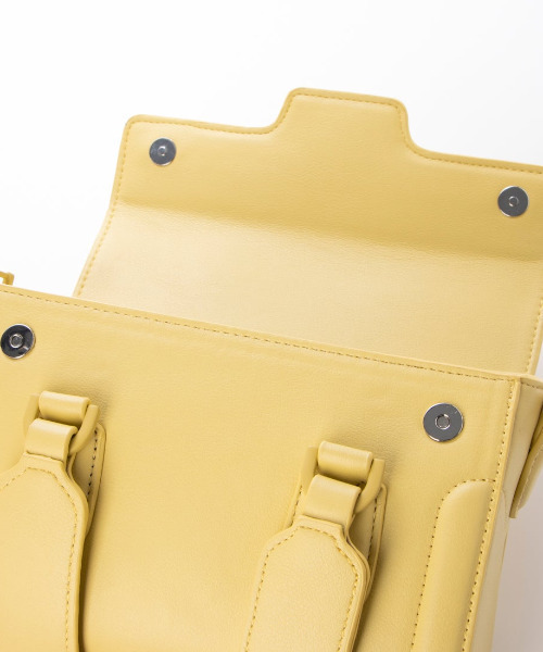 cache cache(カシュ カシュ)の「カシュカシュ cachecache / ワントーンフラップ2wayミニボストン(ショルダーバッグ・レディース・ブラック/イエロー/ベージュ・FREE)」の15枚目の写真