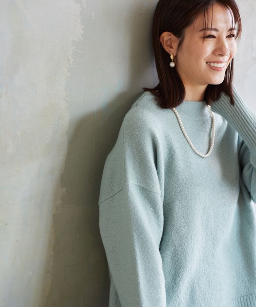 Elura(エルーラ)の「ラメモックネックプルオーバー/996999(ニット/セーター・レディース・ライトベージュ/ライトグレー/グリーン系その他・LARGE/MEDIUM)」の11枚目の写真