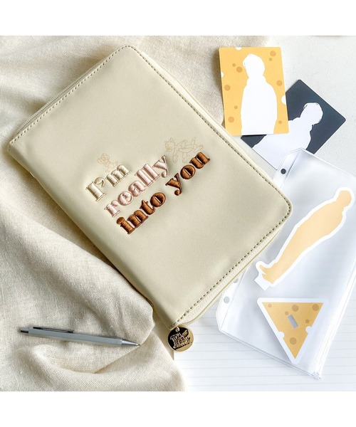 Tom＆Jerry（トムアンドジェリー）の「TOM and JERRY×Flapperアクスタケース（パスポートケース・レディース・アイボリー・FREE）」の4枚目の写真