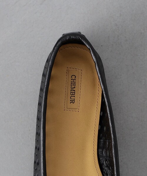 CHEMBUR（チェンバー）の「＜CHEMBUR＞SQ STUD PNCNG フラットシューズ（パンプス・レディース・ブラック・36h/37/38/35h/36/37h/35）」の6枚目の写真