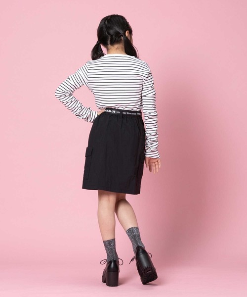 VIVIAN BLUE（ビビアンブルー）の「【VIVIAN BLUE】２Ｗａｙ袖シャーリング長袖Ｔシャツ（Tシャツ/カットソー・キッズ・サックスブルー/ブラック・120/130/140/150）」の21枚目の写真