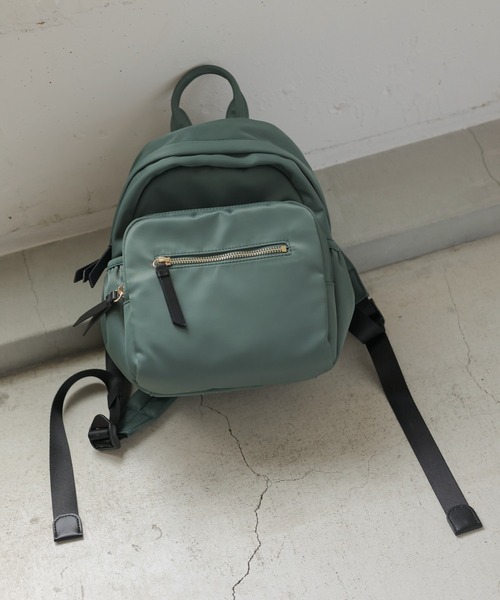 GLOBAL WORK(グローバルワーク)の「撥水軽量6ポケットリュック/105031(バックパック/リュック・レディース・アイボリー/ブラウン/ブラック/ベージュ/グリーン/チャコールグレー/ブラウン系その他6/グレー系その他/グレー系その他2・ONE SIZE)」の9枚目の写真