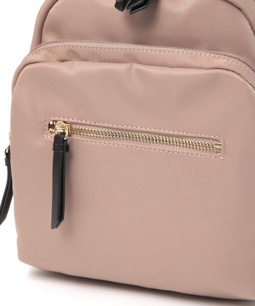 GLOBAL WORK(グローバルワーク)の「撥水軽量6ポケットリュック/105031(バックパック/リュック・レディース・アイボリー/ブラウン/ブラック/ベージュ/グリーン/チャコールグレー/ブラウン系その他6/グレー系その他/グレー系その他2・ONE SIZE)」の10枚目の写真