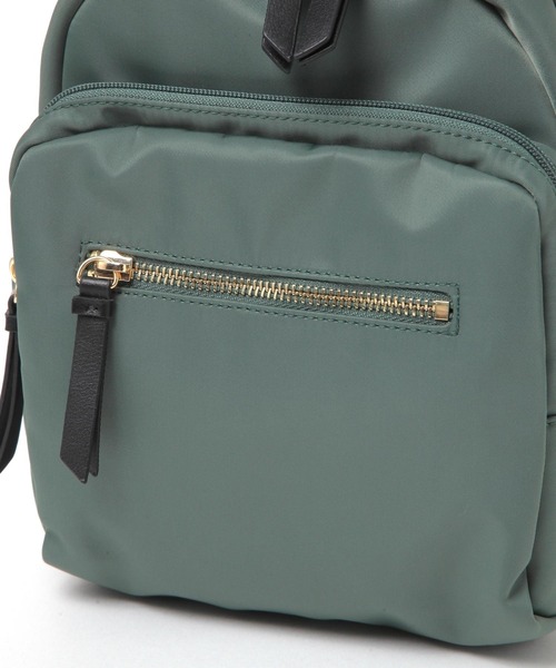 GLOBAL WORK(グローバルワーク)の「撥水軽量6ポケットリュック/105031(バックパック/リュック・レディース・アイボリー/ブラウン/ブラック/ベージュ/グリーン/チャコールグレー/ブラウン系その他6/グレー系その他/グレー系その他2・ONE SIZE)」の11枚目の写真