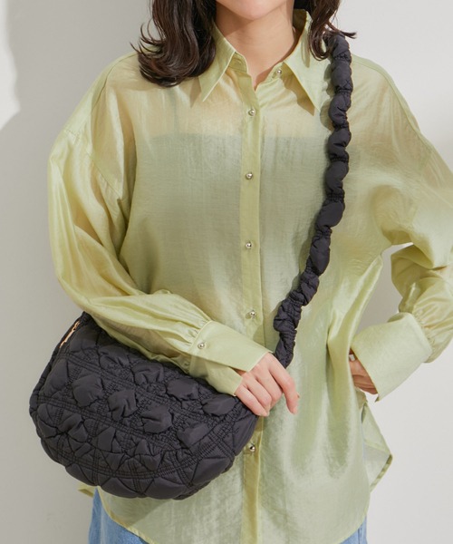 VIS（ビス）の「キルティングクシュクシュショルダー（ショルダーバッグ・レディース・ブラック/キナリ/グリーン/シルバー・FREE）」の3枚目の写真