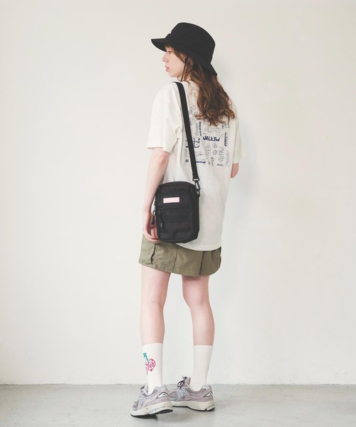 MILKFED.（ミルクフェド）の「《復刻デザイン》過去人気のグラフィック使用。MANY LOGO SLAB S/S TEE（Tシャツ/カットソー・レディース・ブラック/ホワイト/レッド・L/M）」の22枚目の写真