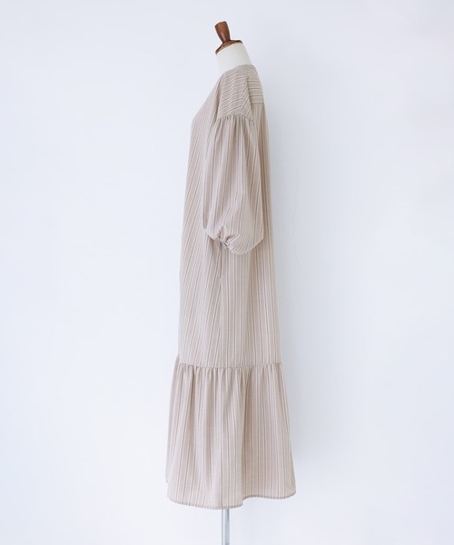 n'OrLABEL（ノアールレーベル）の「『ストライプ柄ティアードワンピース』（シャツワンピース・レディース・ベージュ/ブルー・1/2）」の13枚目の写真