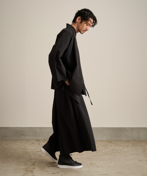 和ROBE（ワローブ）の「FEATHER WA Y SHIRT TECH（シャツ