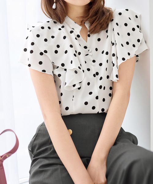alotta(アロッタ)の「フリルデザインブラウス(シャツ/ブラウス・レディース・ブラック/ホワイト/ネイビー/ホワイト系その他・XX-LARGE/MEDIUM/X-LARGE/LARGE/M/L/LL/3L)」の8枚目の写真