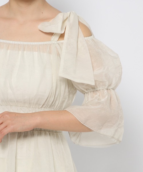mysty woman（ミスティウーマン）の「リバーシブル肩リボンチュニック　122206（シャツ/ブラウス・レディース・ブルー/アイボリー/ブラック・FREE）」の4枚目の写真