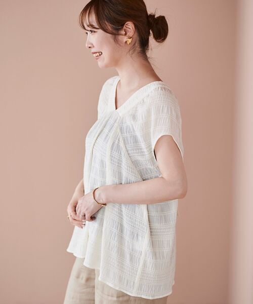 le.coeur blanc（ルクールブラン）の「シャーリングボーダーリボンブラウス（シャツ/ブラウス・レディース・オフホワイト/ブラック・38）」の6枚目の写真