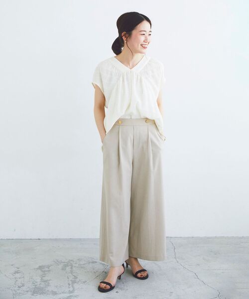 le.coeur blanc（ルクールブラン）の「シャーリングボーダーリボンブラウス（シャツ/ブラウス・レディース・オフホワイト/ブラック・38）」の4枚目の写真