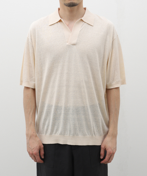 EDIFICE（エディフィス）の「【LA BOUCLE / ラブークル】シルク/リネン スキッパー（ポロシャツ・メンズ・グレー/アイボリー/サックスブルー/ブラウン/ラベンダー・2/3）」の2枚目の写真